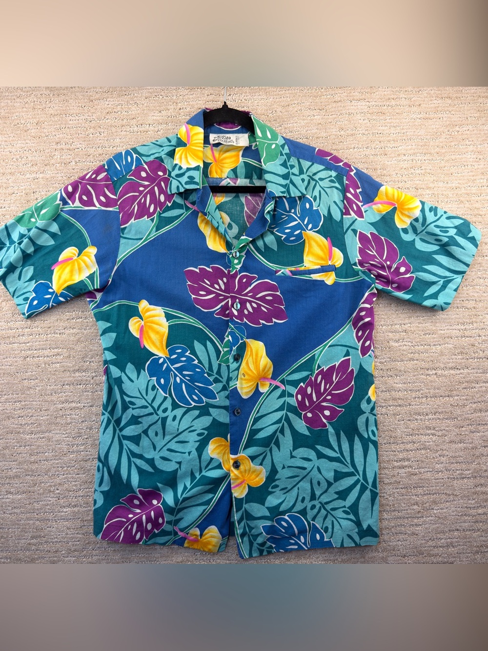 Vintage Hilo Hattie Bright Tropical Floral Aloha Short Sleeve Hawaiian Shirt
